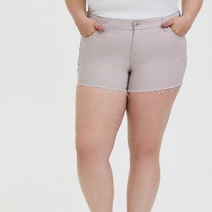 Torrid NWT's DENIM SHORT SHORT - VINTAGE STRETCH L